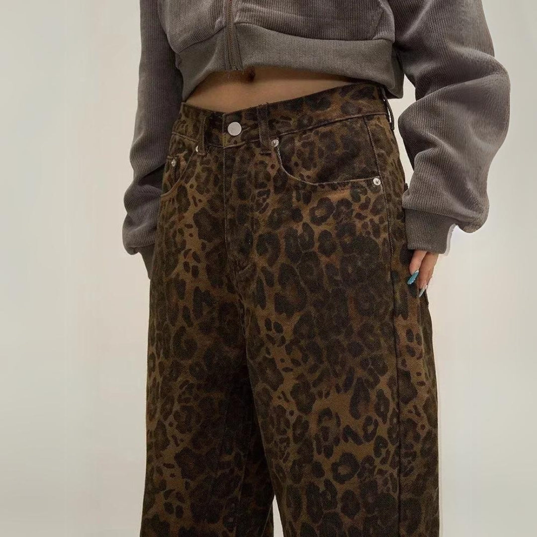 Bold women's high waist jeans in trendy leopard print