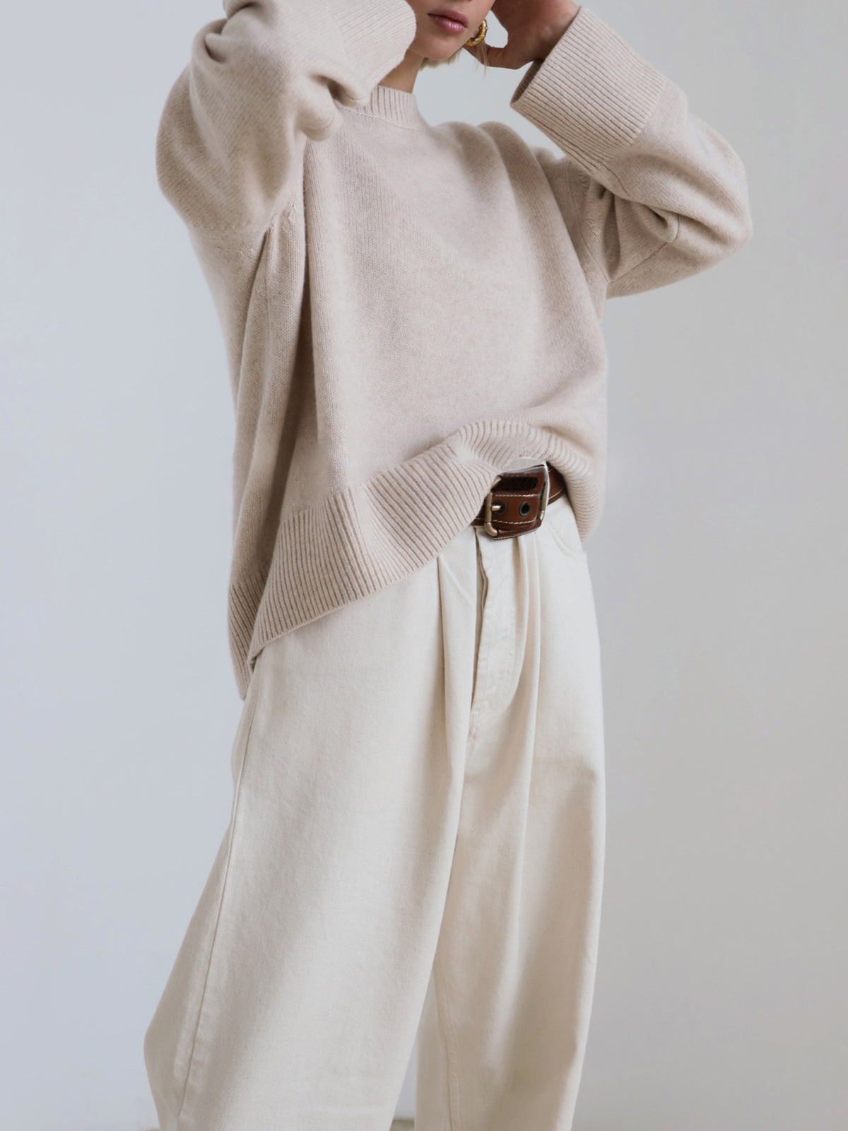 Women's round neck oversized pullover sweater