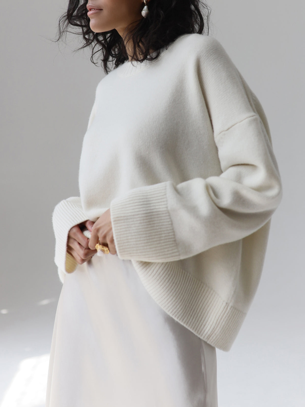 Women's round neck oversized pullover sweater