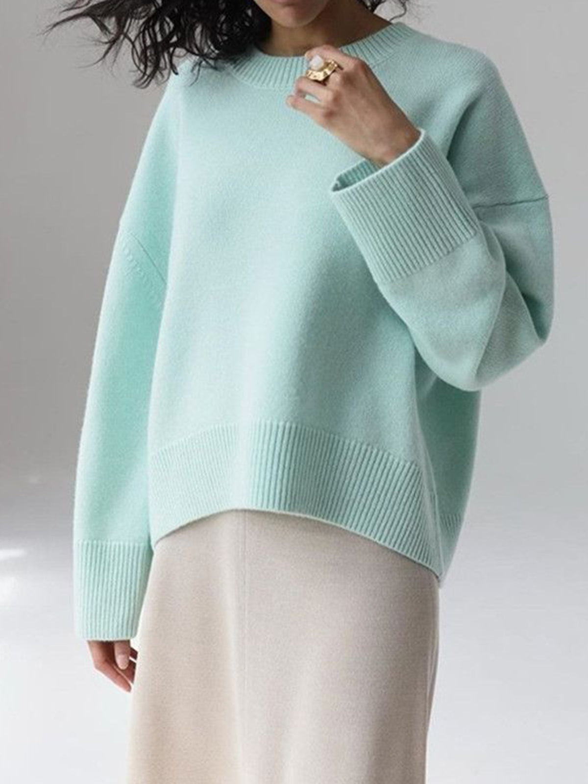 Women's round neck oversized pullover sweater