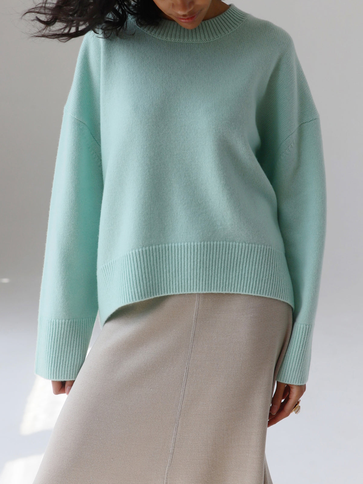 Women's round neck oversized pullover sweater