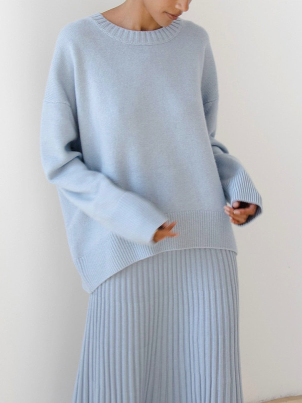 Women's round neck oversized pullover sweater