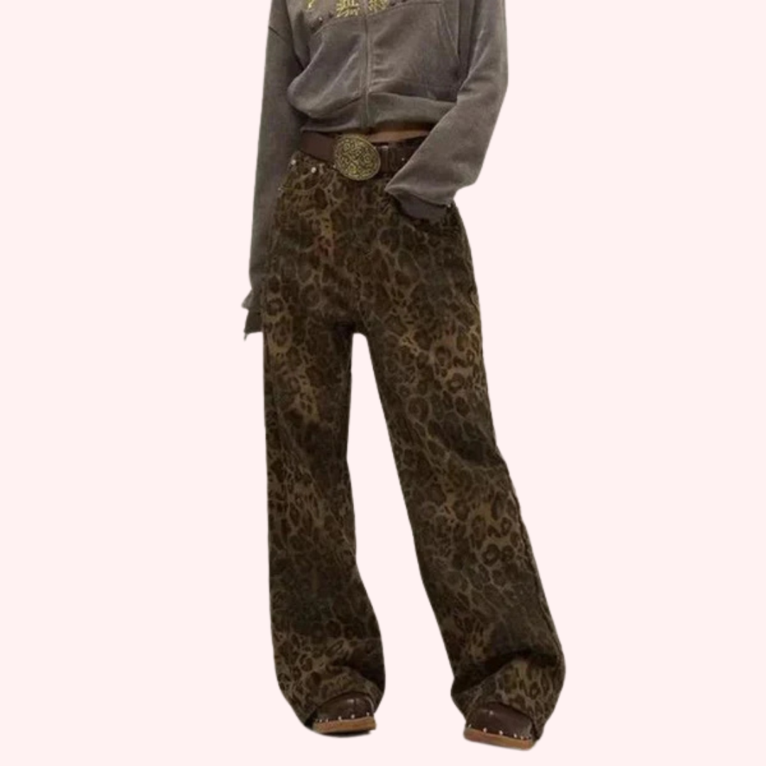 Bold women's high waist jeans in trendy leopard print