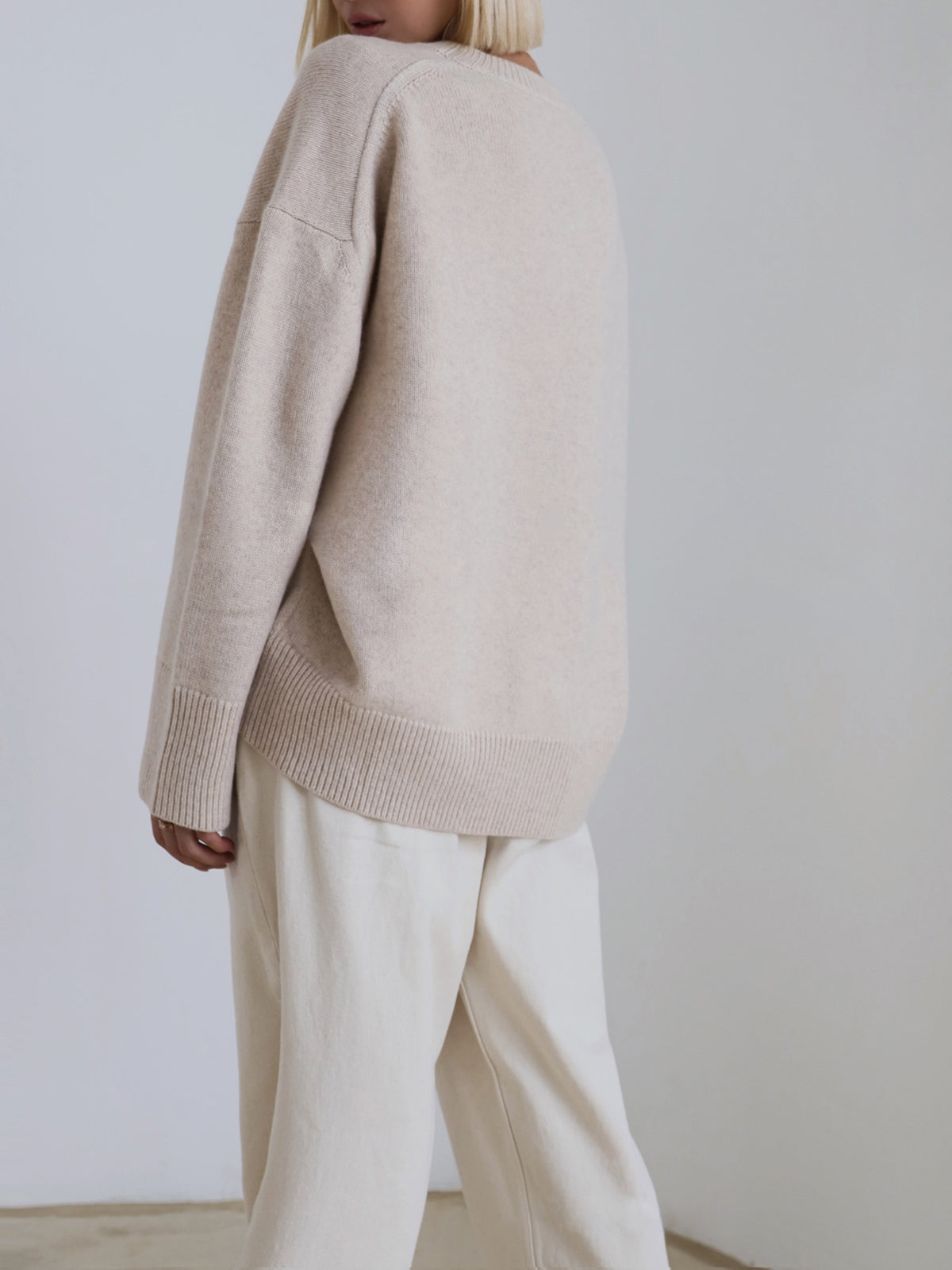 Women's round neck oversized pullover sweater
