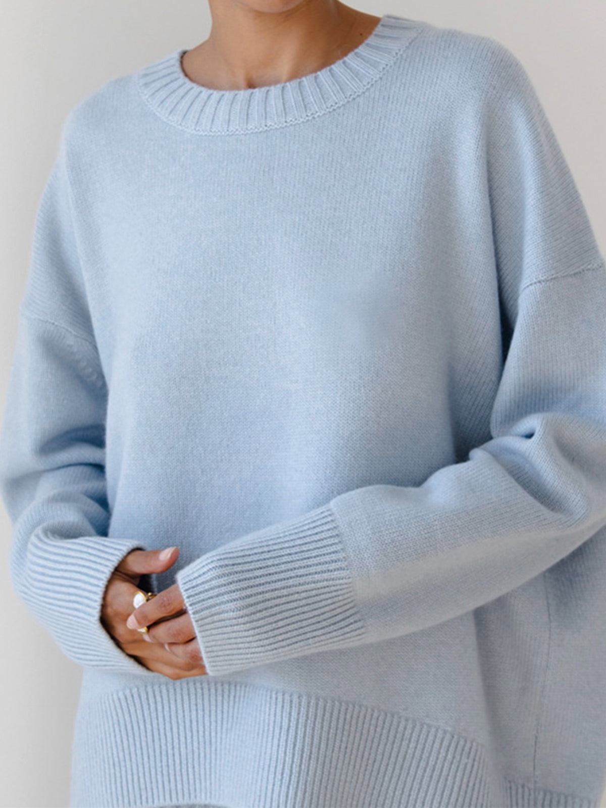 Women's round neck oversized pullover sweater
